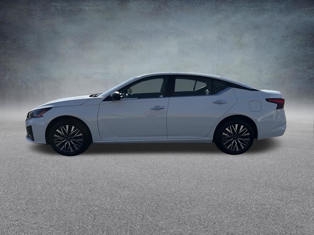 Used 2025 Nissan Altima 2.5 SV AWD/4WD image 7