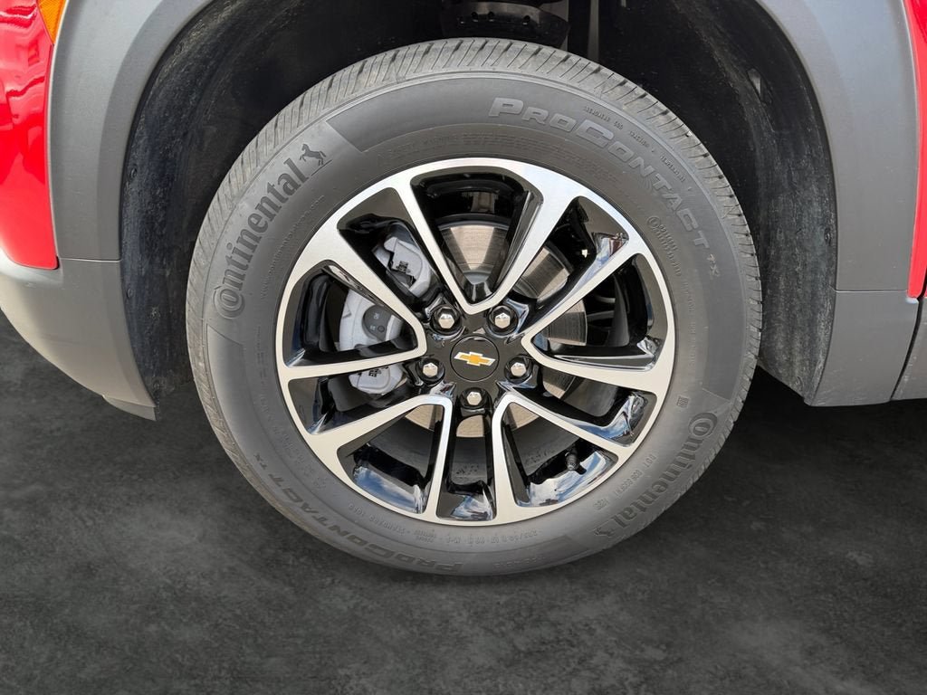 Used 2026 Chevrolet TrailBlazer LT w/ LPO, Trailering Package AWD/4WD image 4