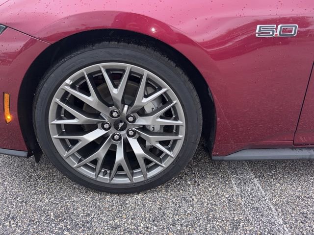 Used 2025 Ford Mustang GT Premium image 9