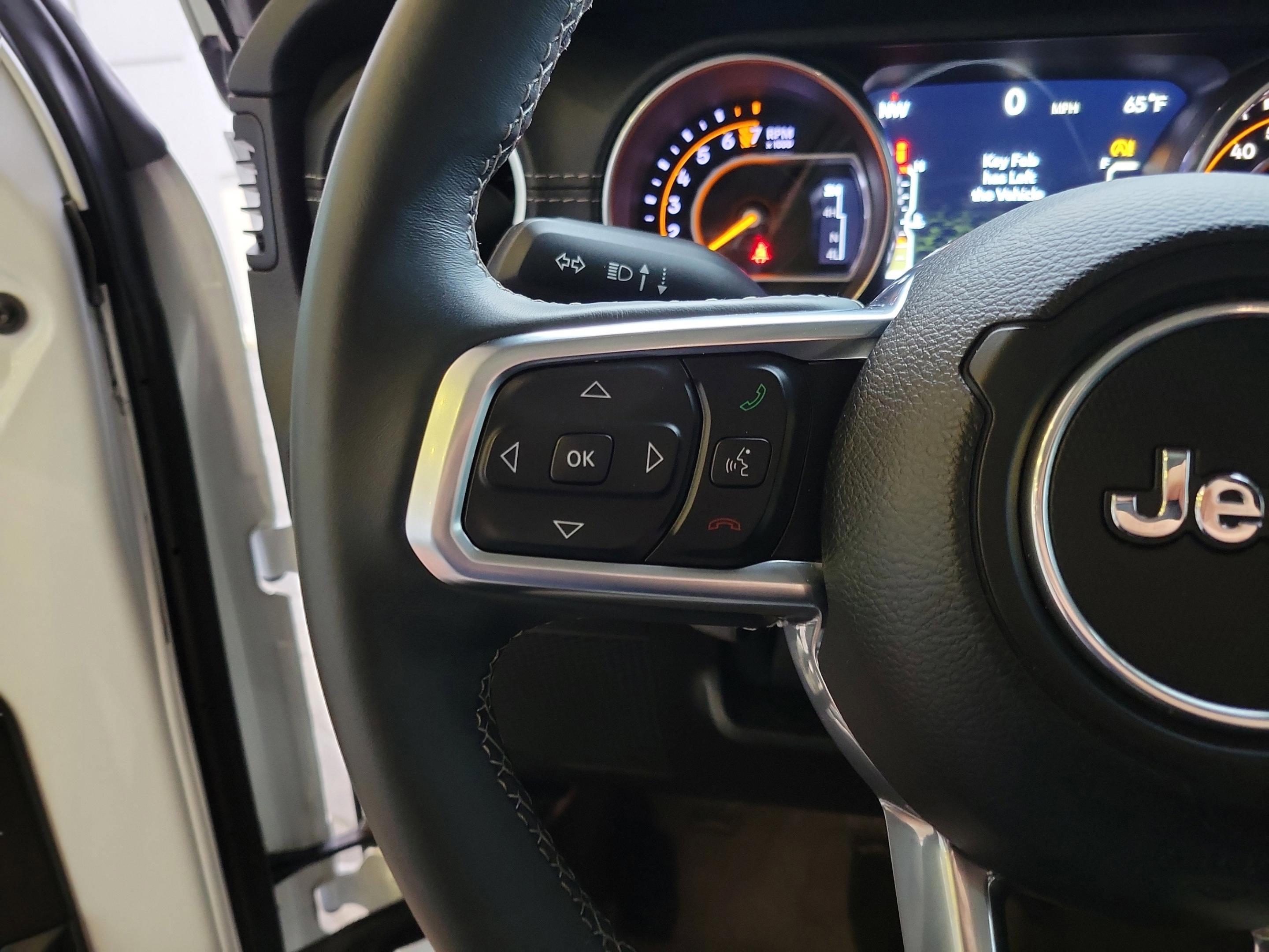 Used 2018 Jeep Wrangler Unlimited Sahara image 13