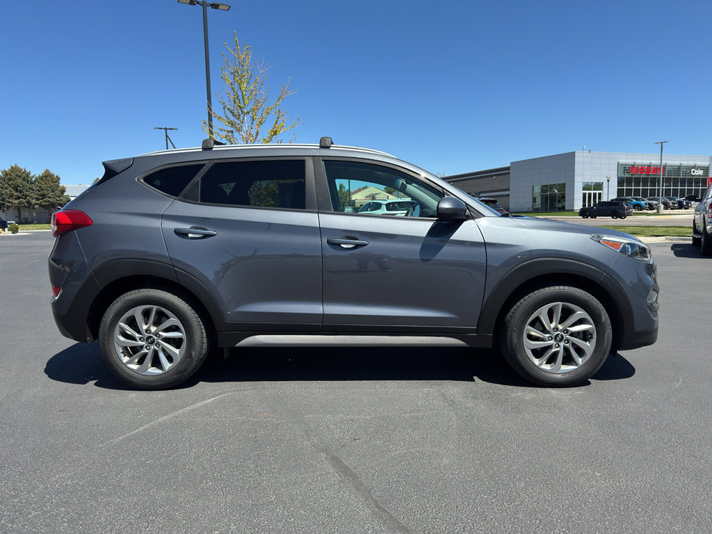 Used 2017 Hyundai Tucson SE AWD/4WD image 2