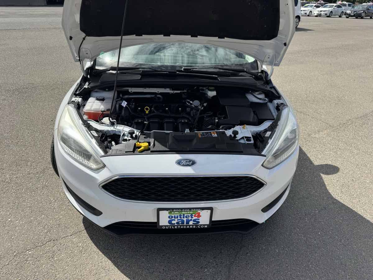 Used 2017 Ford Focus SE FWD image 39
