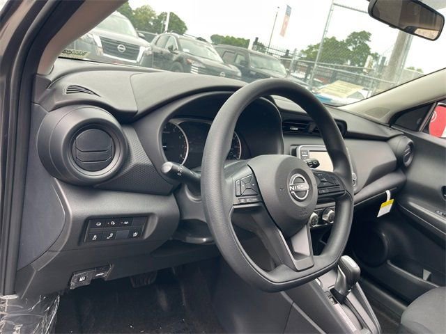New 2025 Nissan Kicks Play S image 9