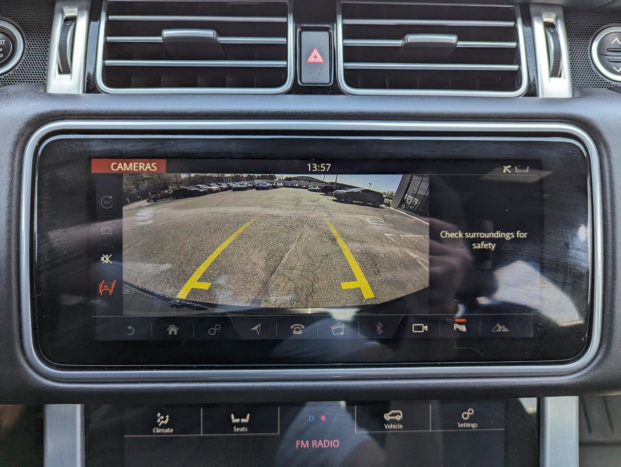 Used 2020 Land Rover Range Rover HSE AWD/4WD image 23