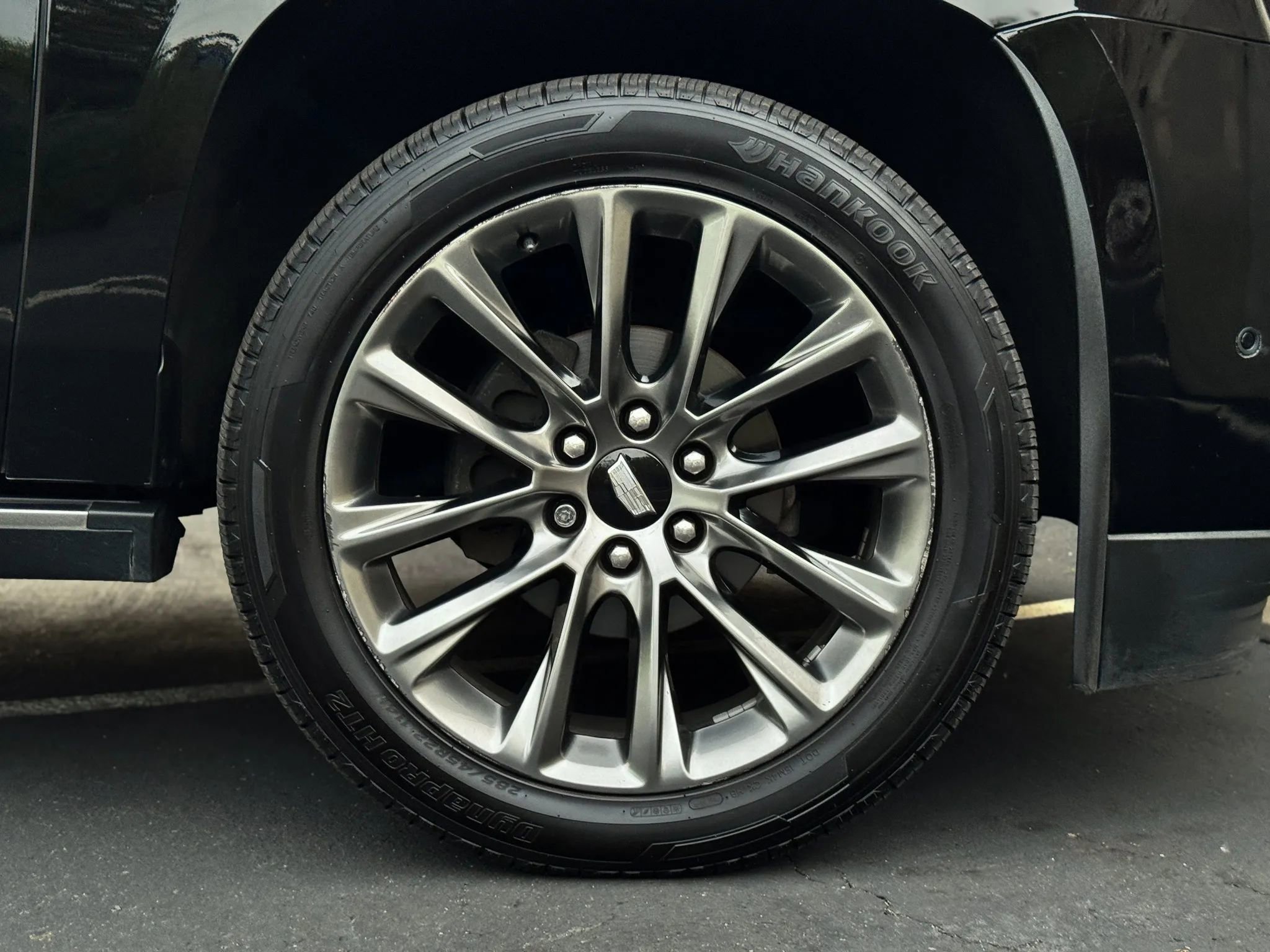 Used 2020 Cadillac Escalade ESV Premium Luxury w/ Escalade Sport Edition AWD/4WD image 16