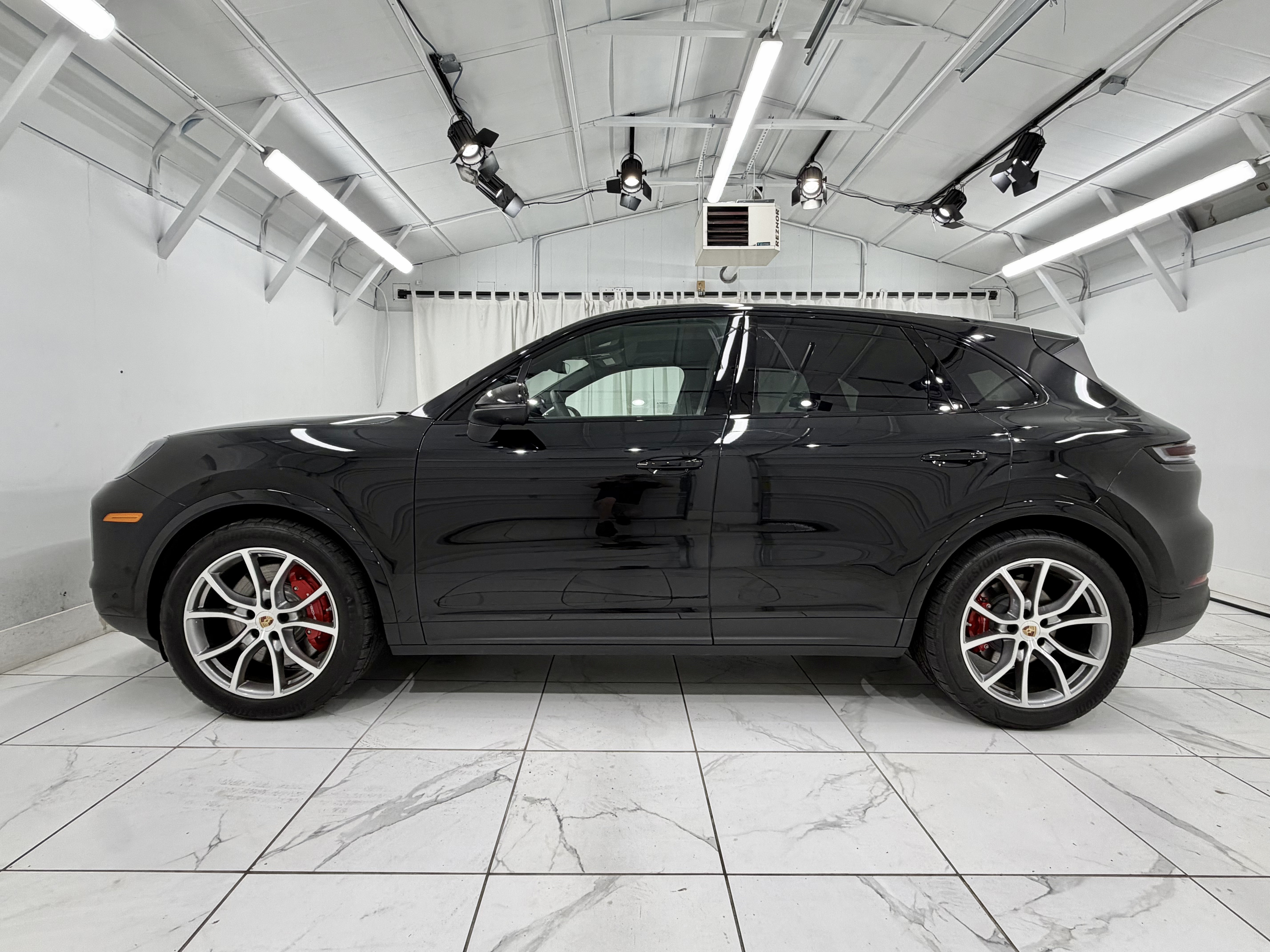 Certified 2025 Porsche Cayenne S AWD/4WD image 15