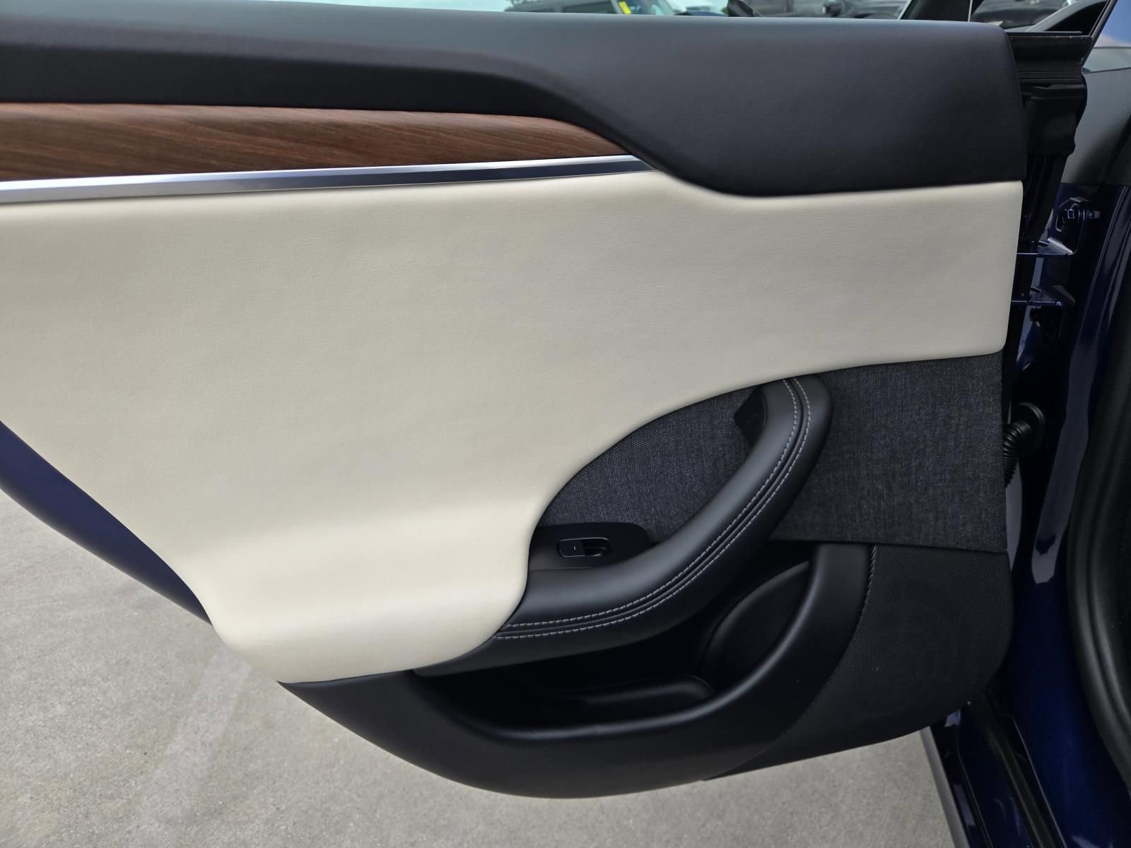 Used 2021 Tesla Model S Plaid image 21