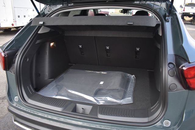 New 2026 Chevrolet Trax LT w/ LPO, Blackout Package image 17