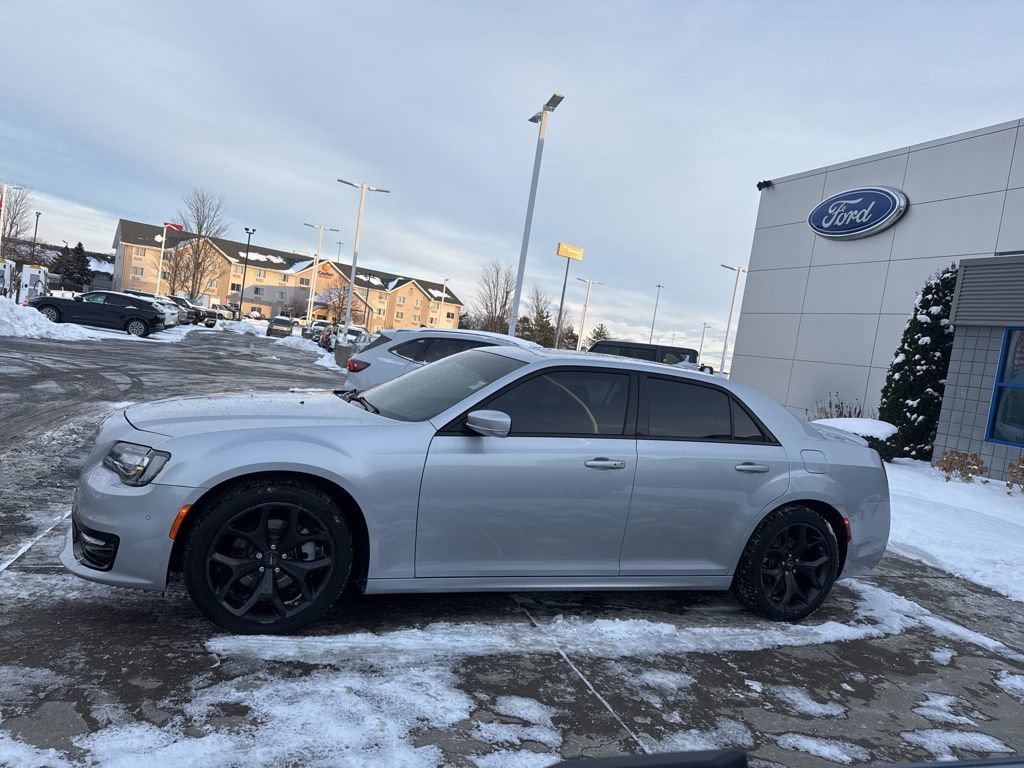 Used 2022 Chrysler 300 S w/ Safetytec Plus Group image 5