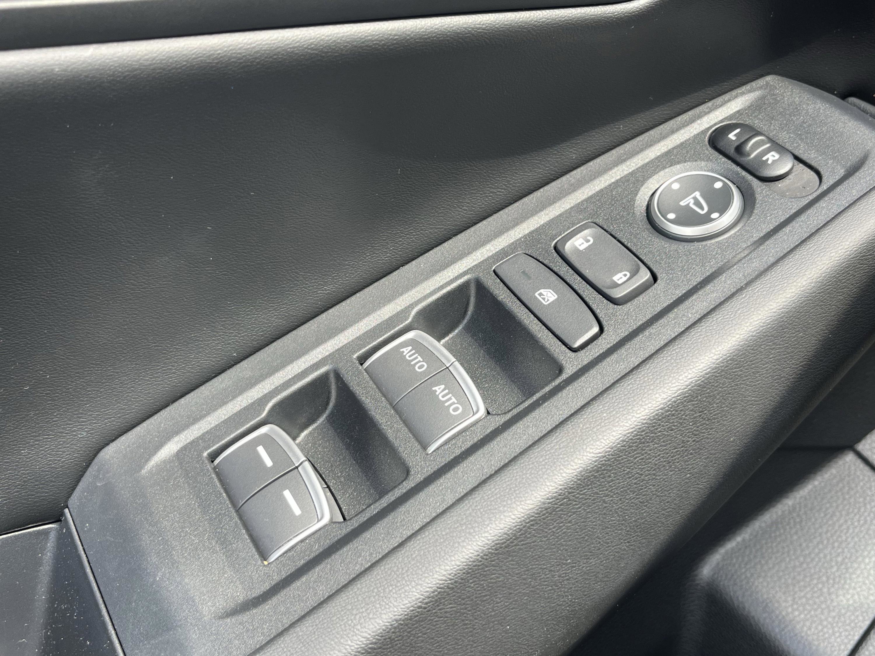 Used 2025 Honda Accord SE image 15