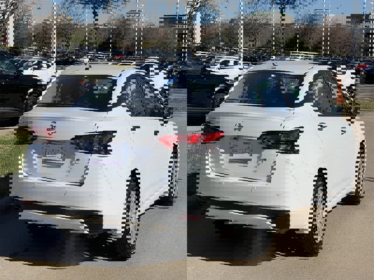 Certified 2024 Nissan Versa S w/ Trunk Package image 4