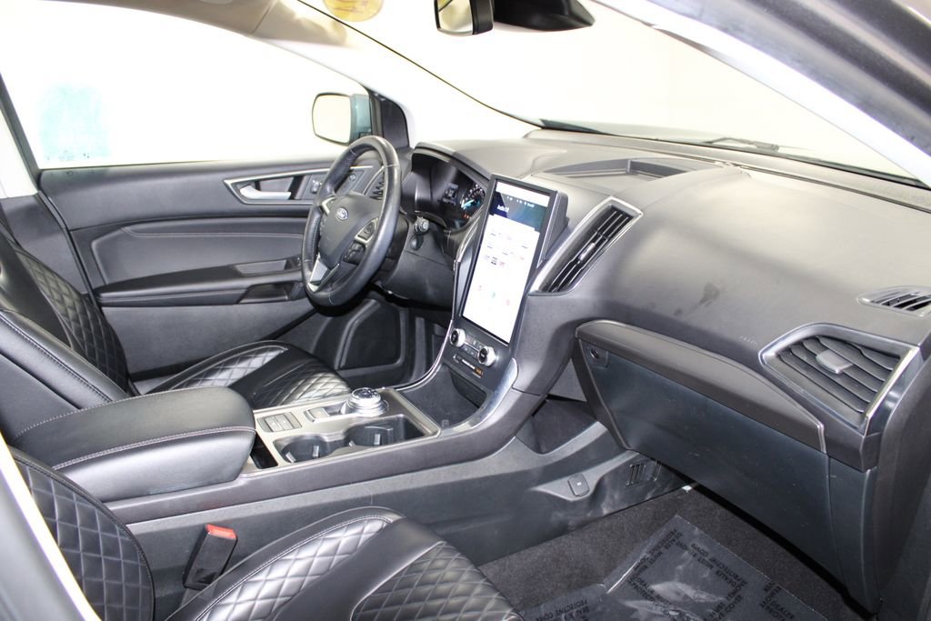 Used 2024 Ford Edge Titanium image 28