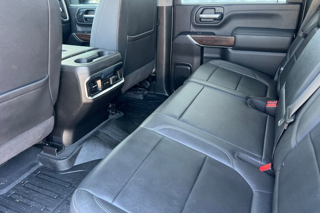 Used 2022 GMC Sierra 3500 SLT w/ SLT Preferred Package image 9