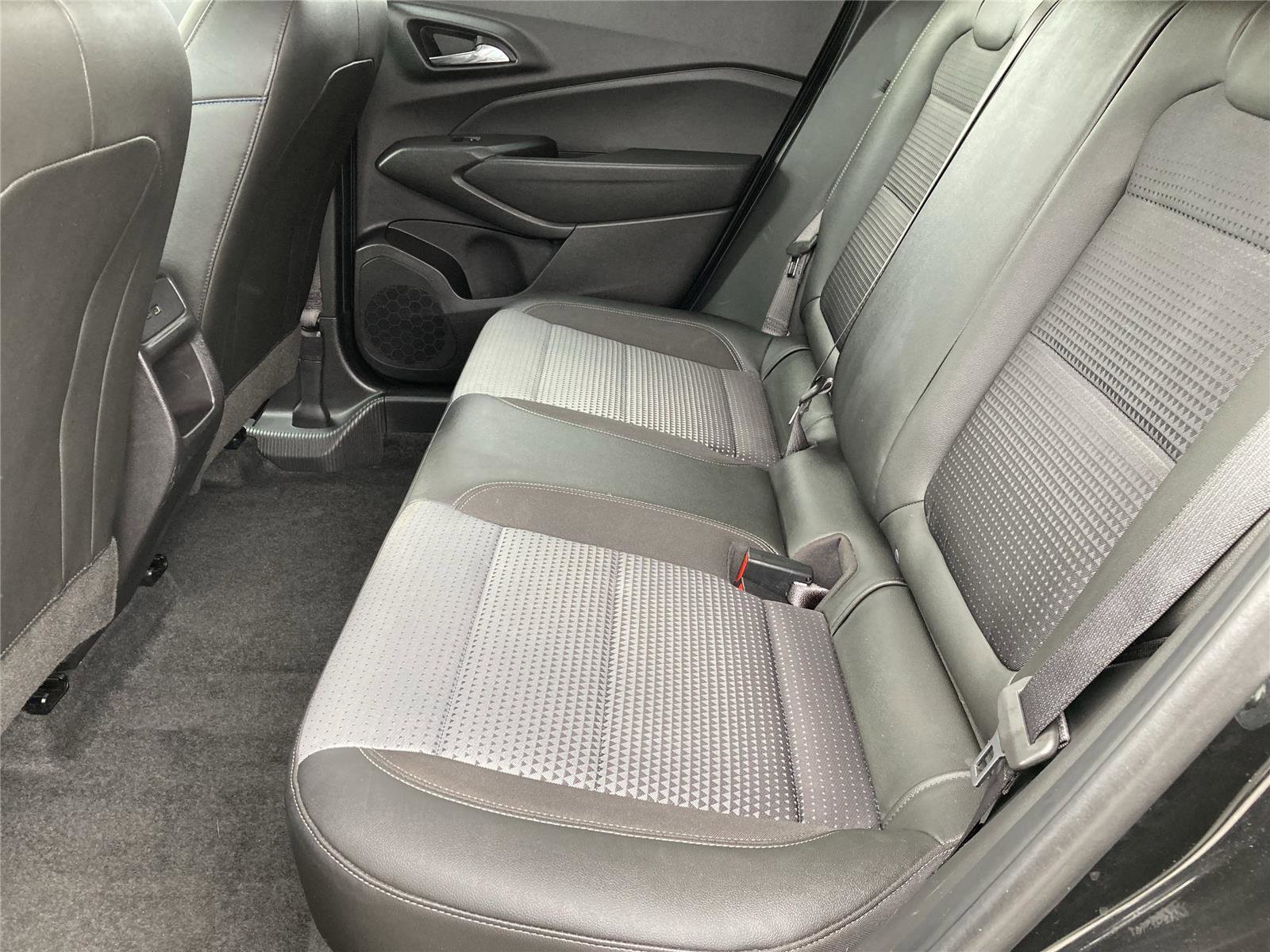 Used 2025 Chevrolet Trax LT w/ LT Convenience Package image 26