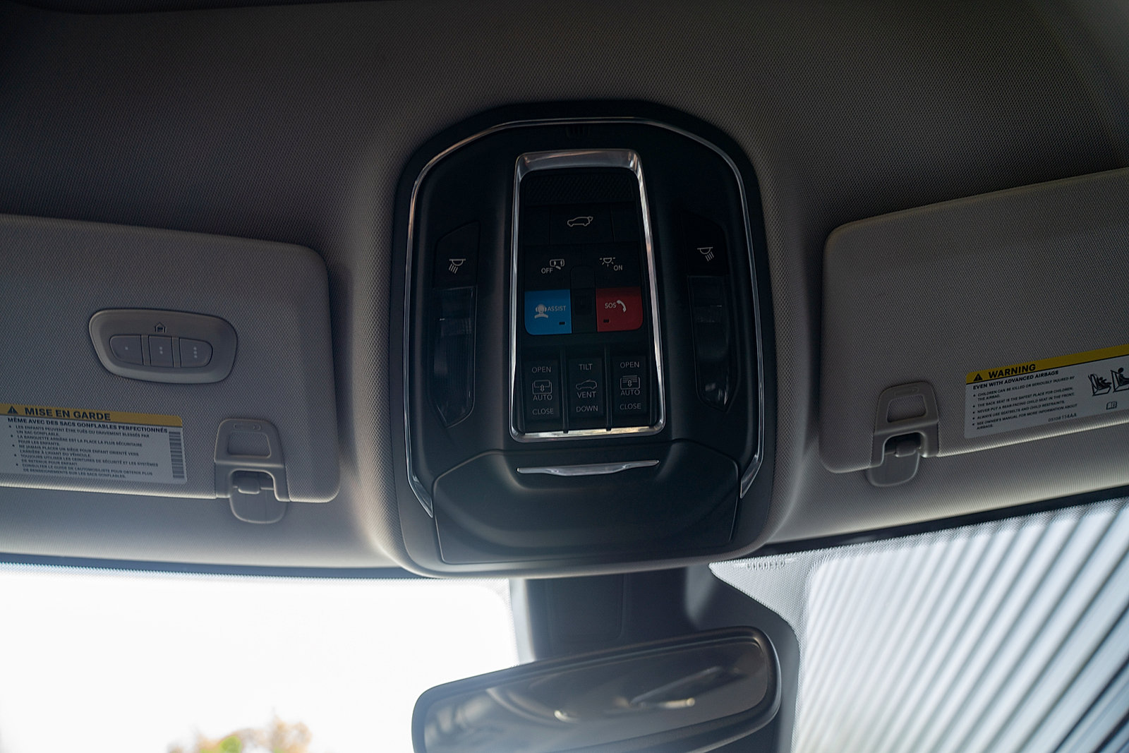 Used 2022 Jeep Grand Cherokee Limited AWD/4WD image 10