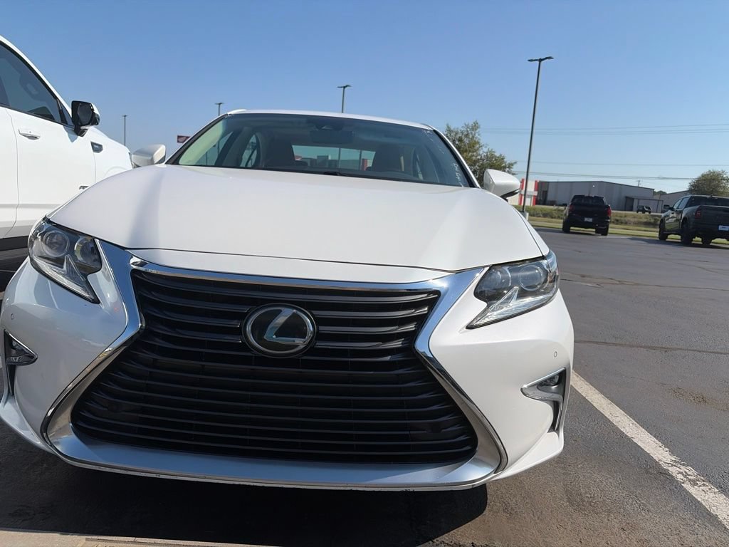 Used 2018 Lexus ES 350 w/ Navigation System Package FWD image 2
