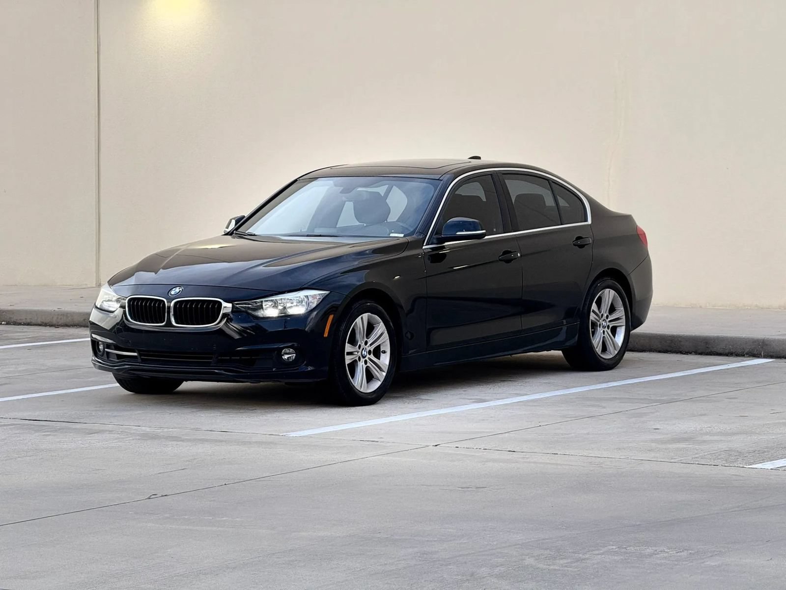 Used 2017 BMW 330i Sedan RWD image 3