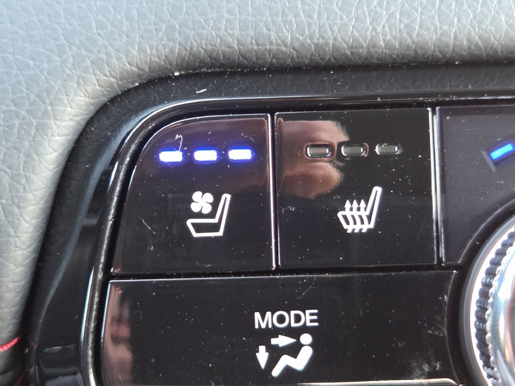 Certified 2025 Honda Pilot Black Edition image 9