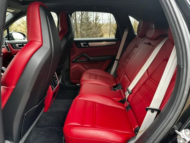 Used 2023 Porsche Cayenne S Platinum image 22