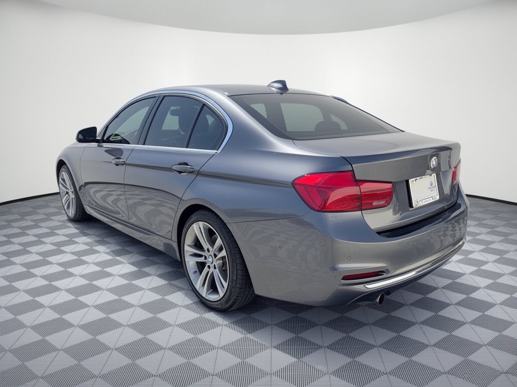 Used 2018 BMW 328d Sedan w/ Executive Package RWD image 3