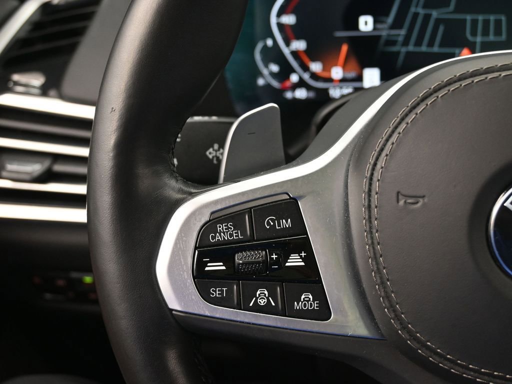 Used 2022 BMW X7 M50i image 15