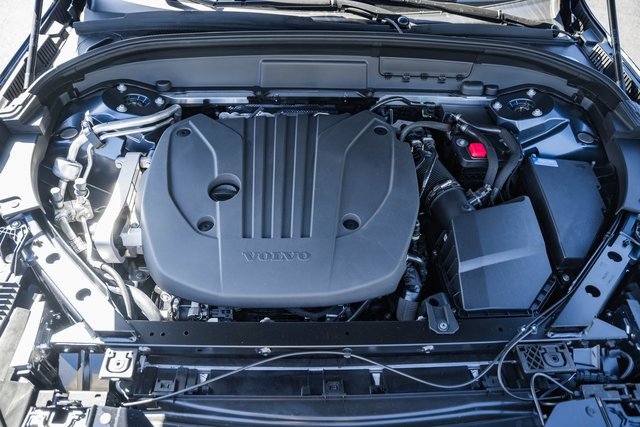 New 2026 Volvo XC60 B5 Ultra w/ Protection Package Premier image 19