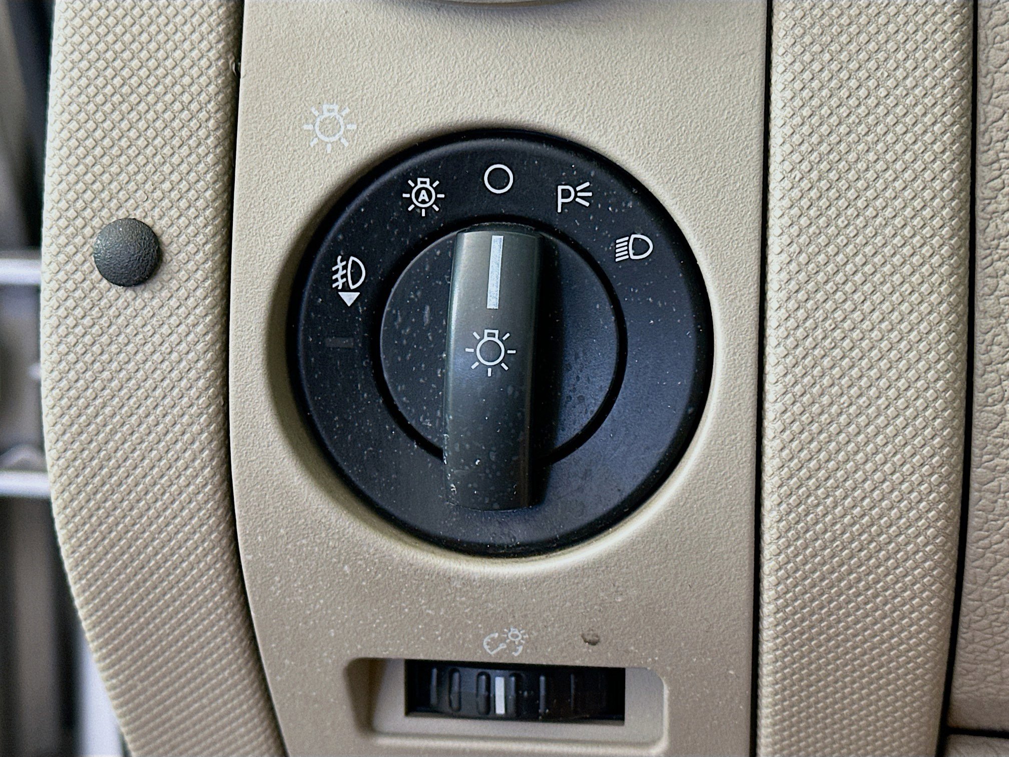 Used 2006 Ford Explorer XLT RWD image 16