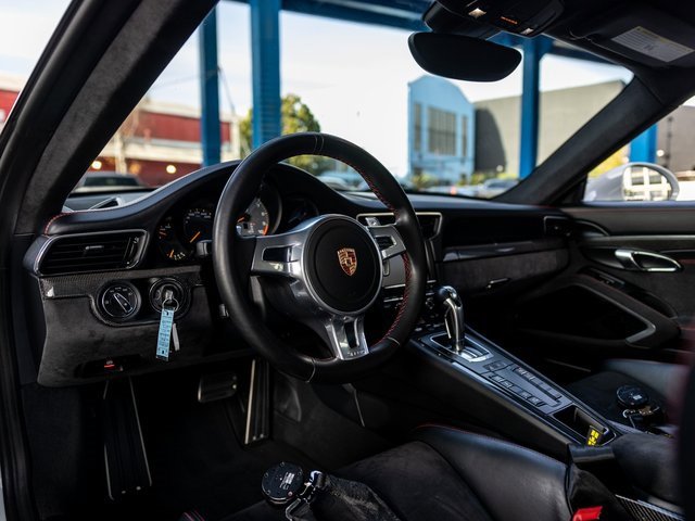 Used 2015 Porsche 911 GT3 w/ Carbon Interior Package image 4