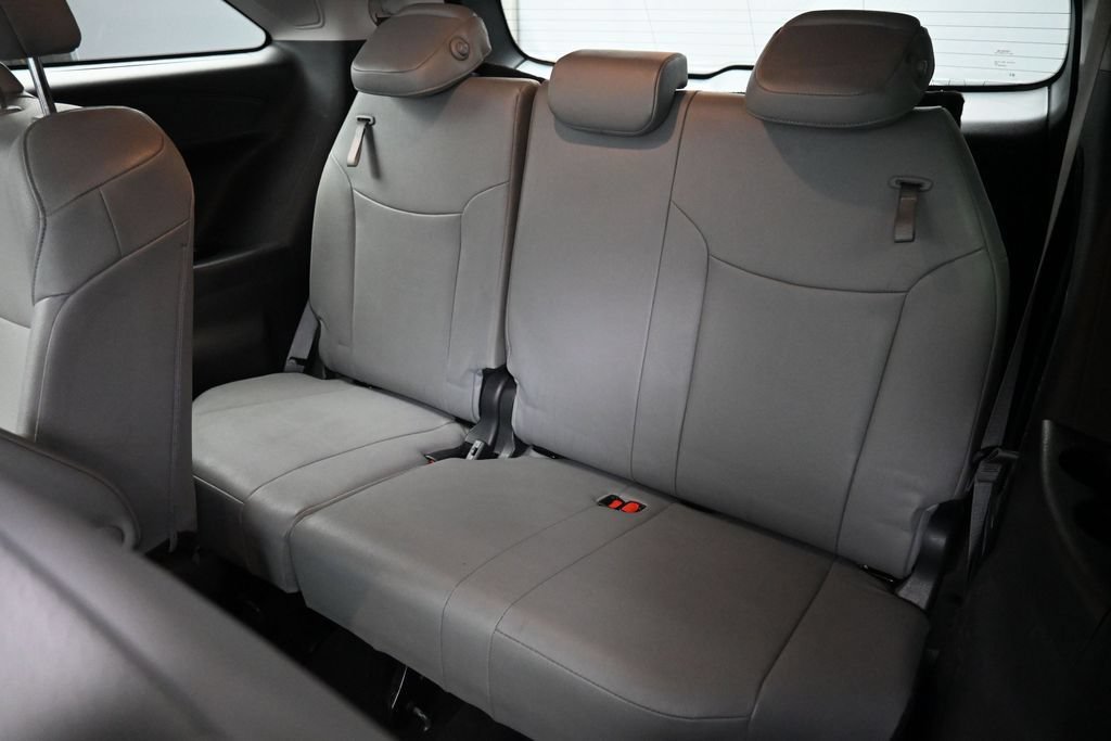 Certified 2025 Toyota Sienna XLE w/ XLE Plus Package AWD/4WD image 21