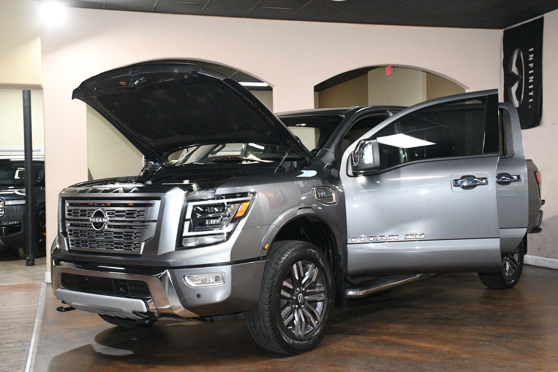 Used 2023 Nissan Titan Platinum Reserve w/ Moonroof Package AWD/4WD image 90