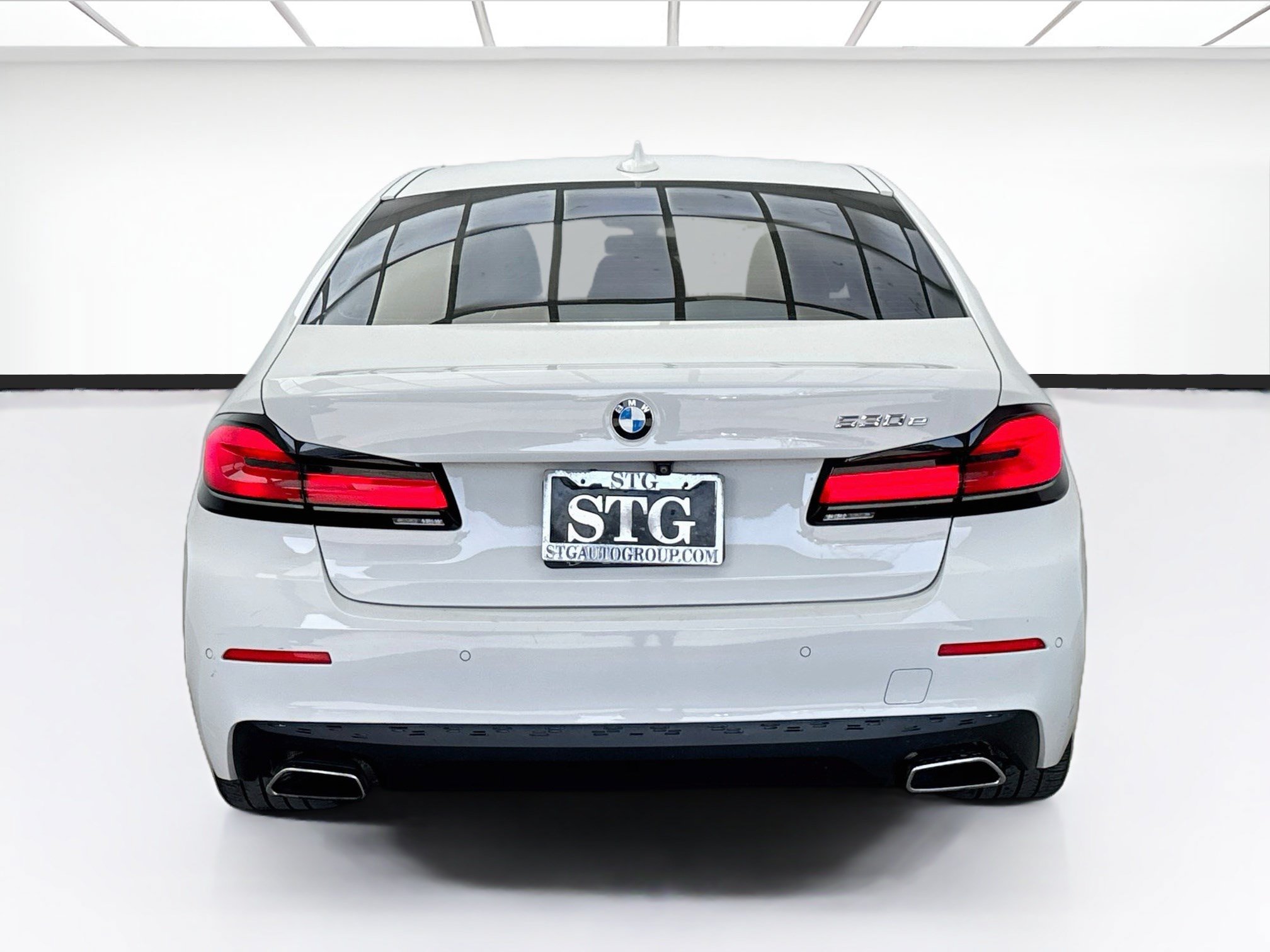 Used 2021 BMW 530e w/ Convenience Package RWD image 5