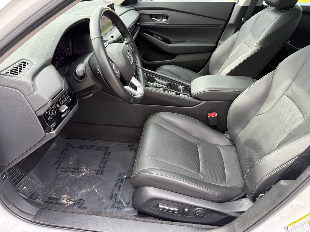 Used 2023 Honda Accord Touring image 9