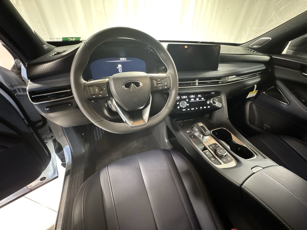 Certified 2026 INFINITI QX60 Sport w/ Dark Cargo Package AWD/4WD image 16