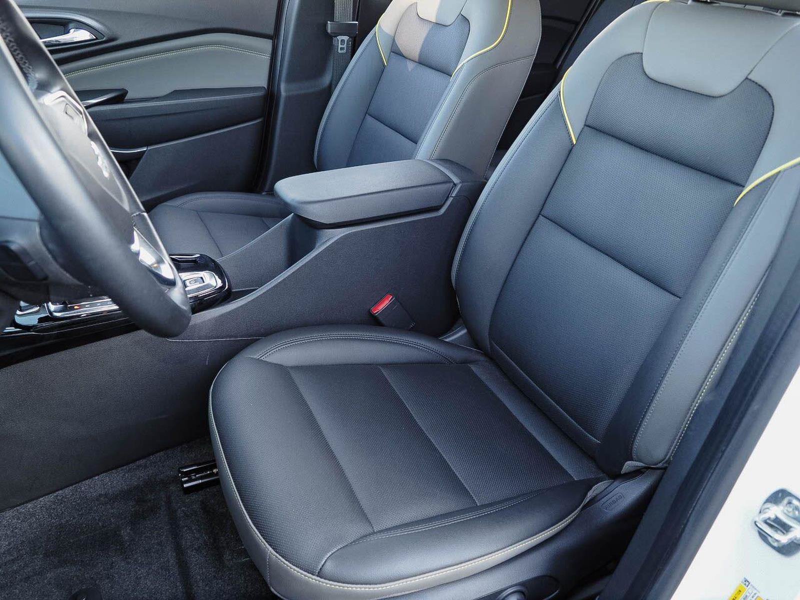 Certified 2024 Chevrolet Trax ACTIV w/ Driver Confidence Package FWD image 30