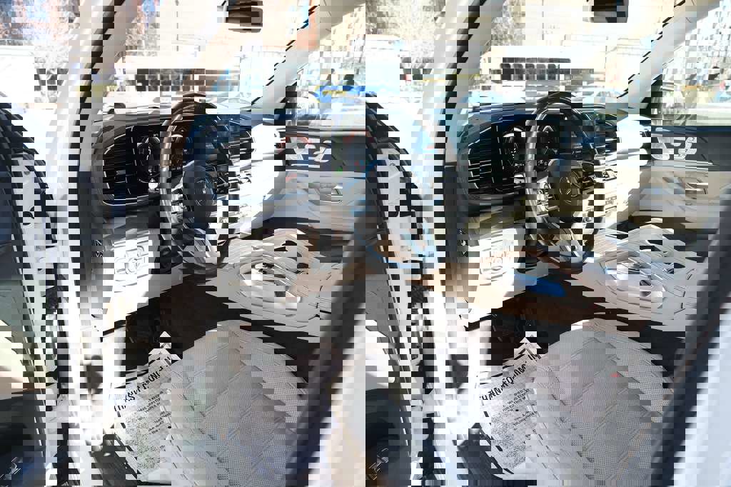 Used 2020 Mercedes-Benz GLS 450 4MATIC image 16