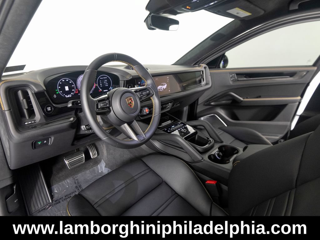 Used 2024 Porsche Cayenne Turbo GT AWD/4WD image 11