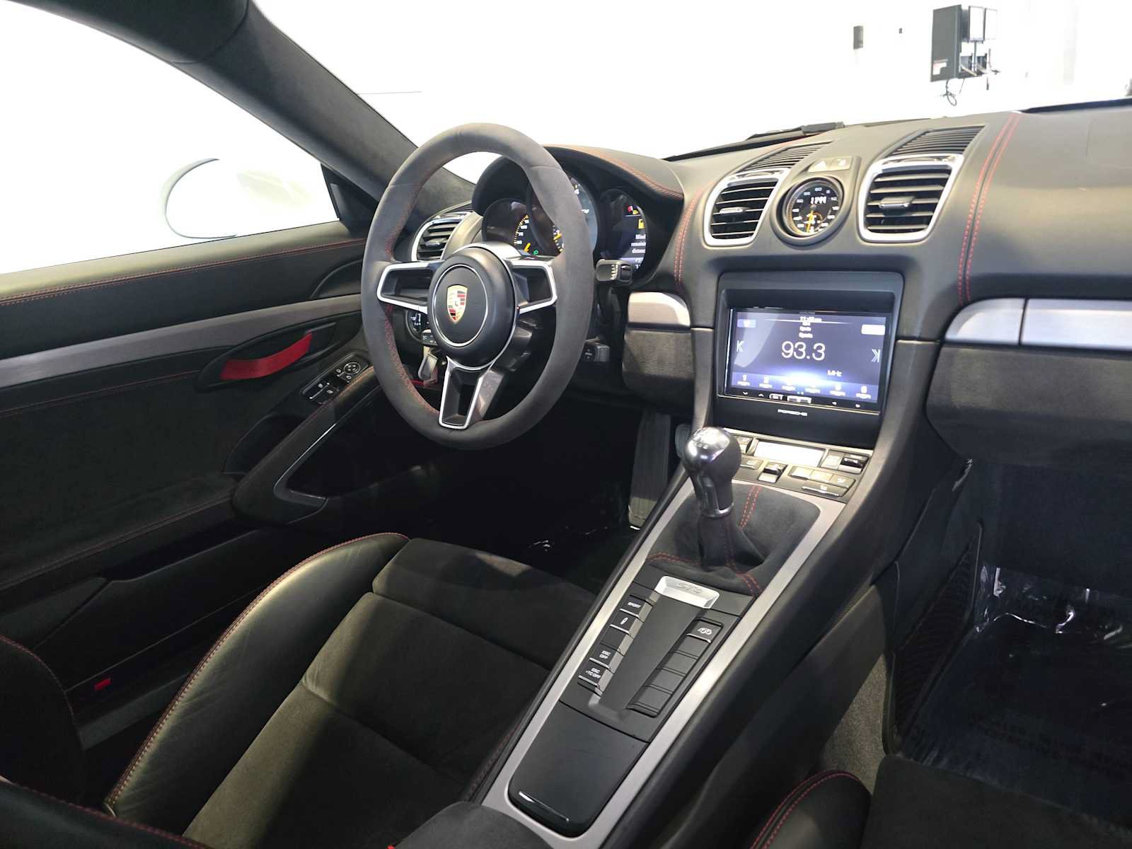 Used 2016 Porsche Cayman GT4 RWD image 12