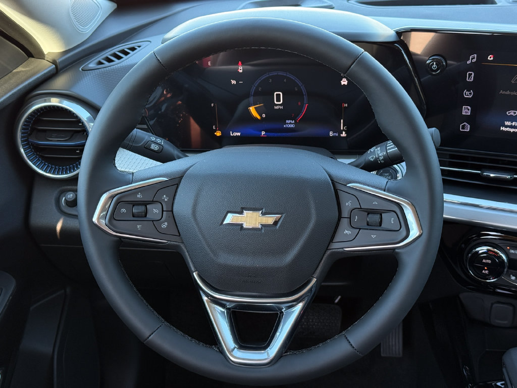 New 2026 Chevrolet Trax LT w/ LT Convenience Package FWD image 12