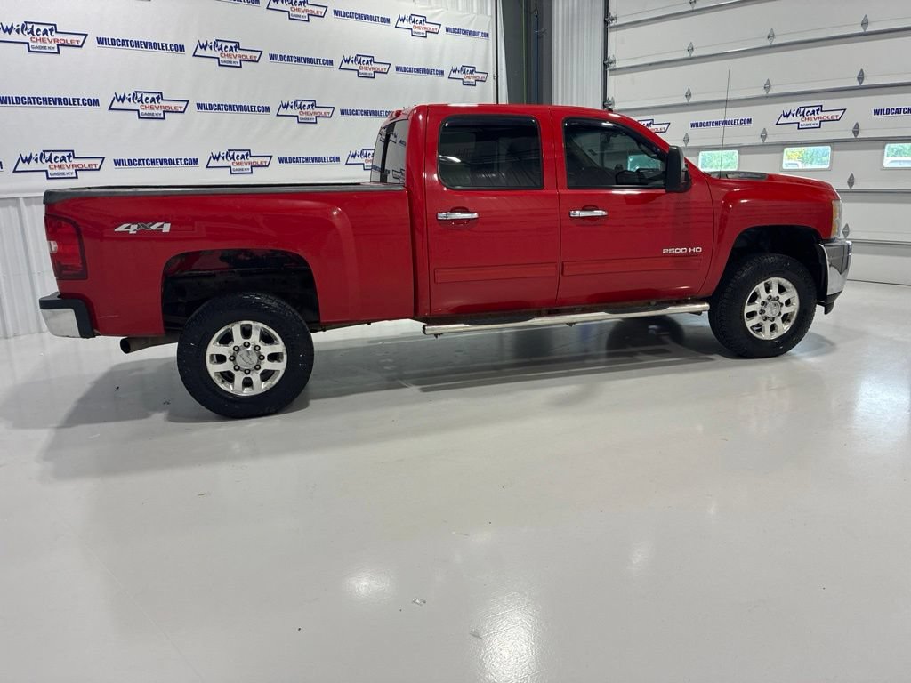 Used 2011 Chevrolet Silverado 2500 LT w/ Interior Plus Package AWD/4WD image 8