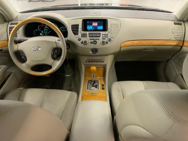 Used 2004 INFINITI Q45 Luxury RWD image 9