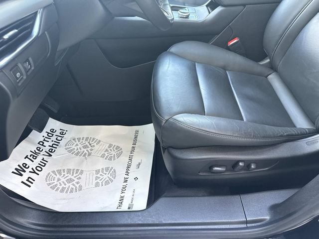 Certified 2023 Cadillac XT4 Premium Luxury w/ Cold Weather Package AWD/4WD image 17
