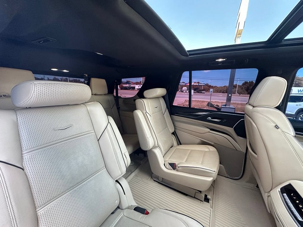 Used 2023 Cadillac Escalade Premium Luxury w/ LPO, Illumination Package RWD image 45