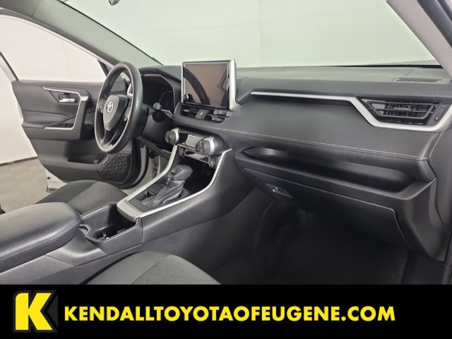 Used 2024 Toyota RAV4 XLE AWD/4WD image 28