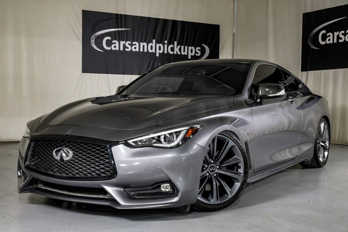 Used 2018 INFINITI Q60 Red Sport 400 w/ Sensory Package 3.0T Sport RWD image 3