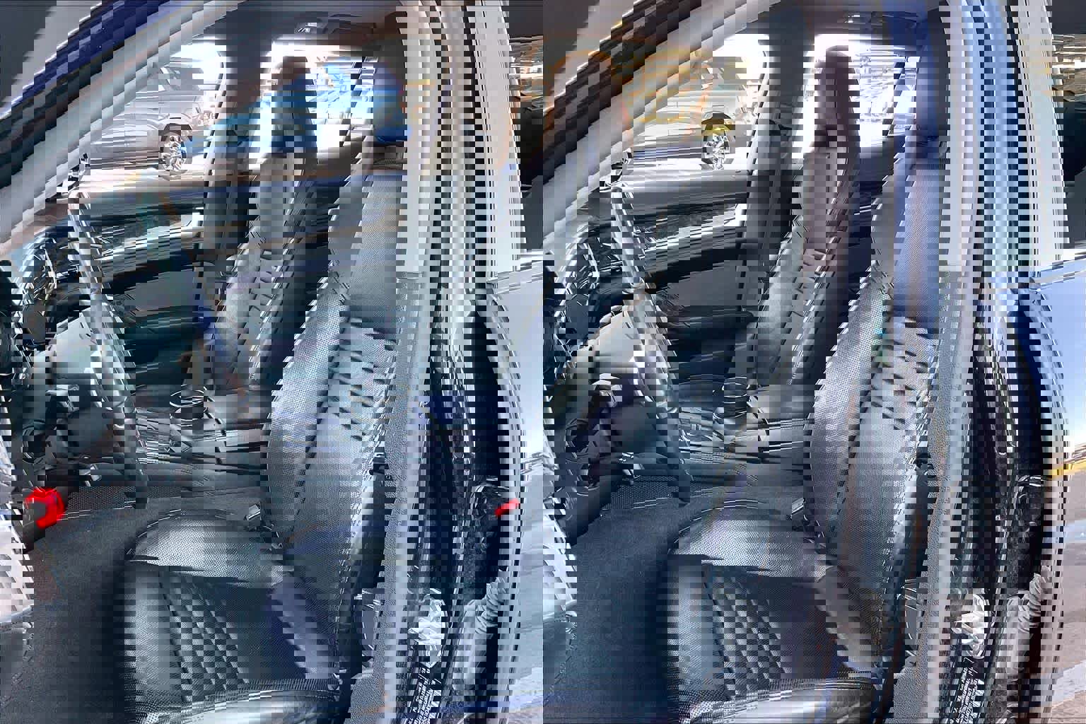 Used 2016 Porsche Panamera S image 9