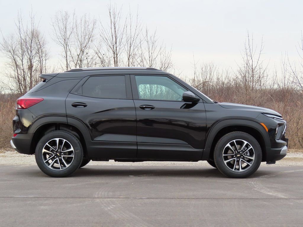 New 2026 Chevrolet TrailBlazer LT w/ Convenience Package AWD/4WD image 2