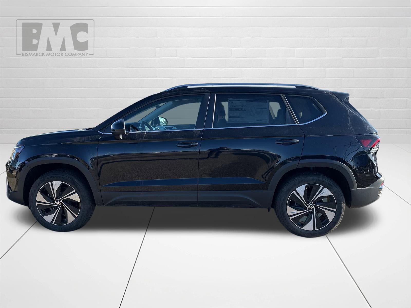 New 2026 Volkswagen Taos SE image 8