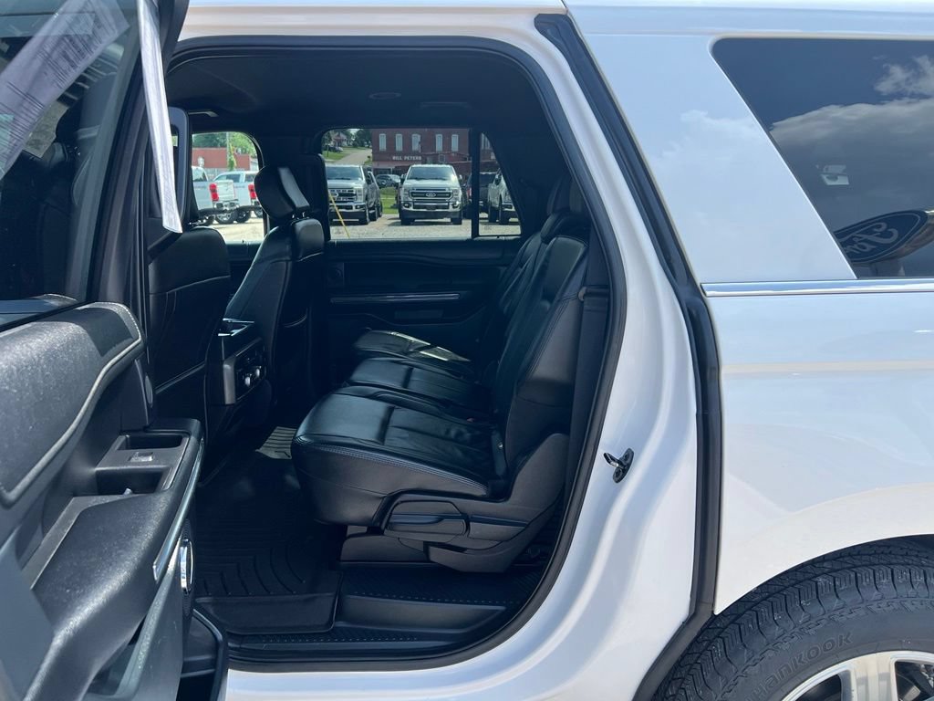 Used 2019 Ford Expedition Max XLT w/ Equipment Group 202A AWD/4WD image 16