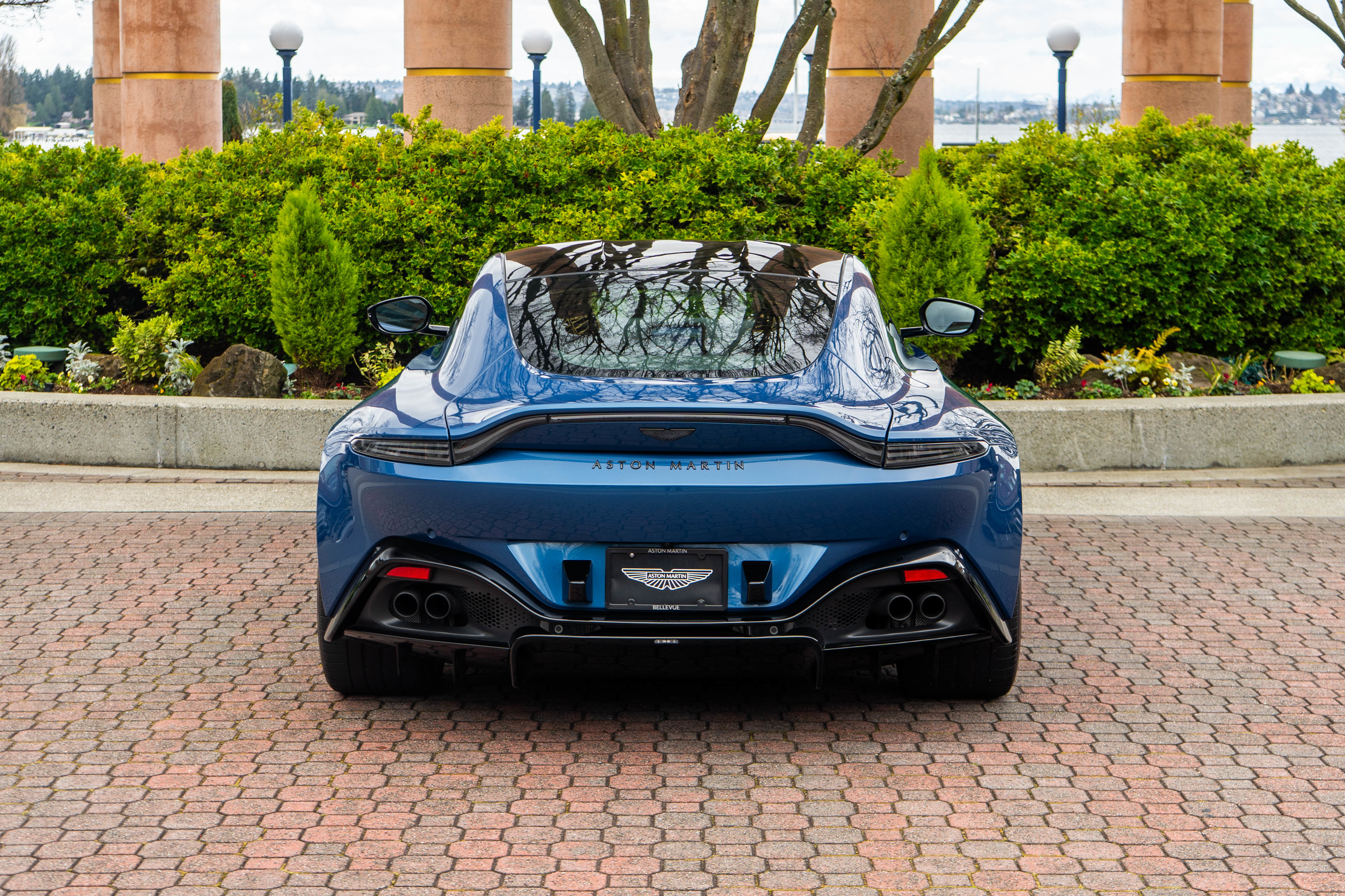 Used 2022 Aston Martin V8 Vantage image 41