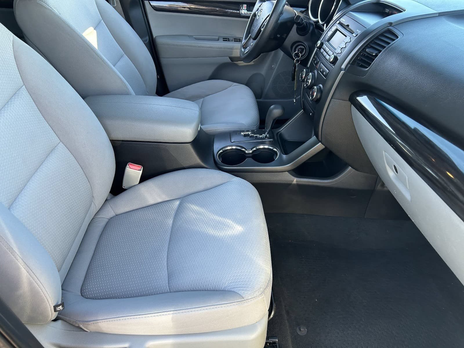 Used 2012 Kia Sorento LX w/ Convenience Pkg FWD image 14
